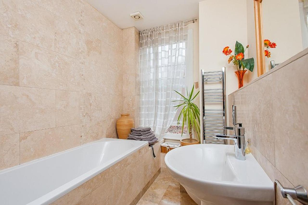 Priory House Apartments يورك المظهر الخارجي الصورة